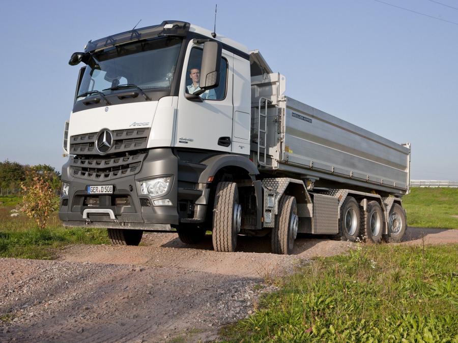  Mercedes-Benz Arocs 4448 2013 года  (фото 3 из 3)